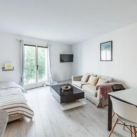 Апартаменты Chic Appartement, Coeur De Tropez, Place Des Lices Сен-Тропе