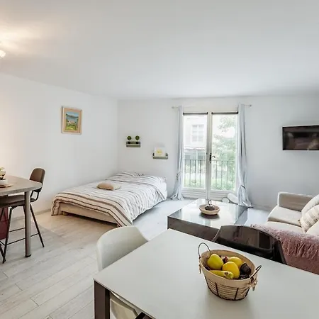 Chic Appartement, Coeur De Tropez, Place Des Lices * Сен-Тропе