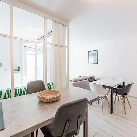 Διαμέρισμα Chic Appartement, Coeur De Tropez, Place Des Lices *