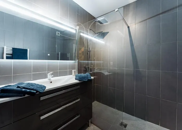 Chic Appartement, Coeur De Tropez, Place Des Lices Apartment